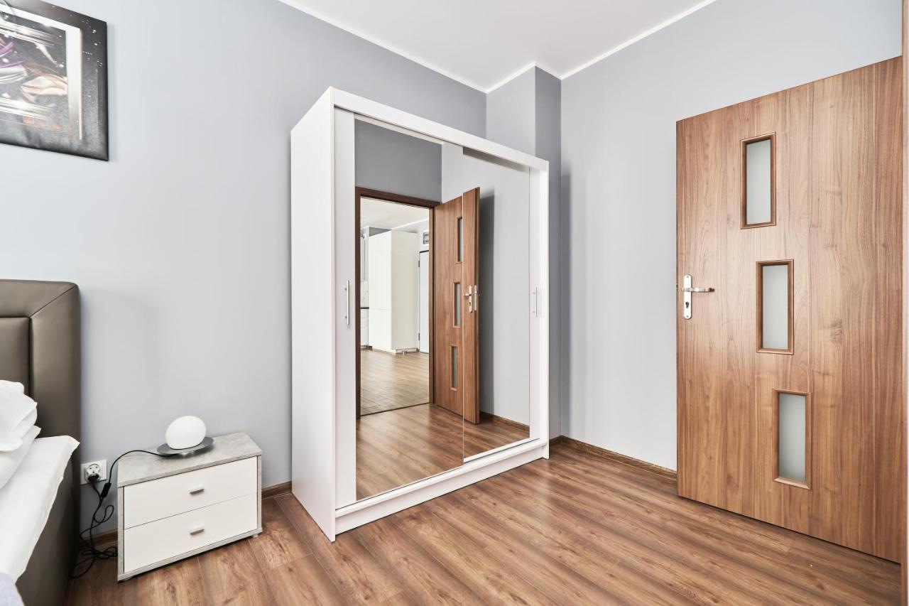 Apartments Wroclaw Jana Pawla II With Free Parking Wroclaw By Noclegi Renters Exterior foto