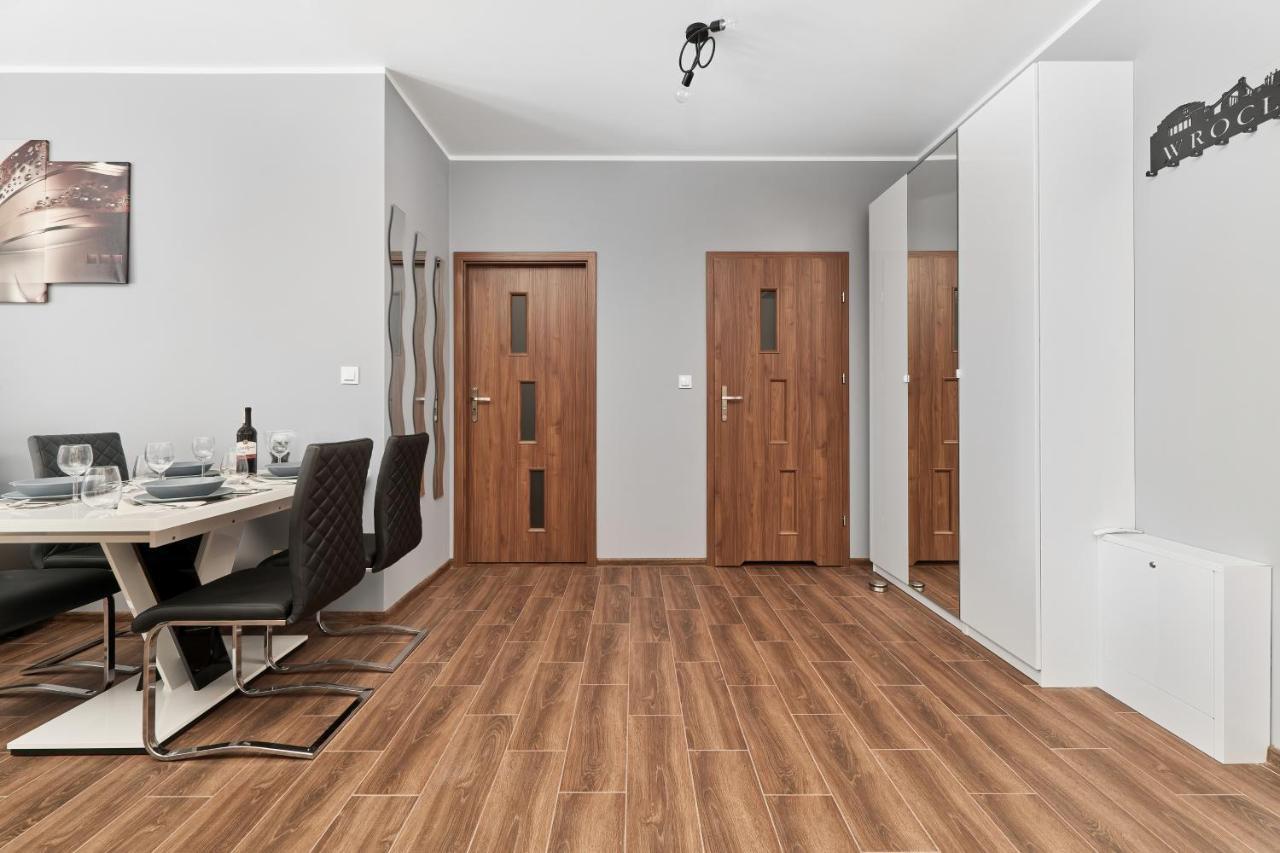 Apartments Wroclaw Jana Pawla II With Free Parking Wroclaw By Noclegi Renters Exterior foto